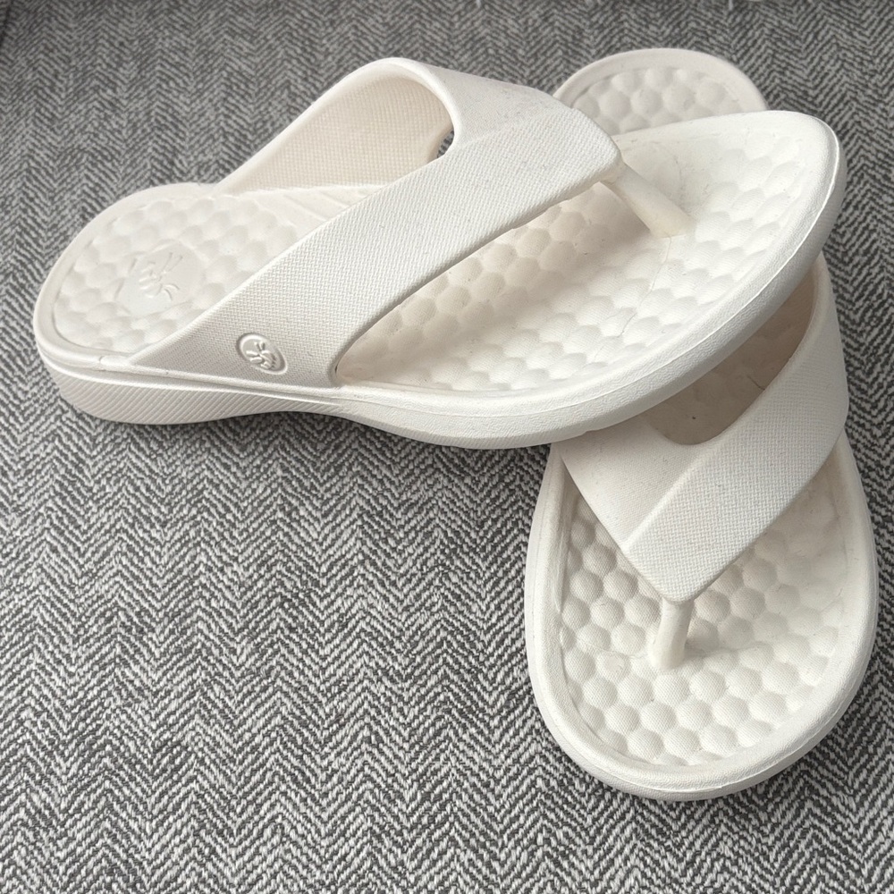 White Sandals Joybees Varsity Flip